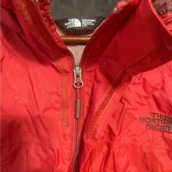 The North Face Rain Shell Jacket. Color:Dark Red Size:large - Picture 5 of 10